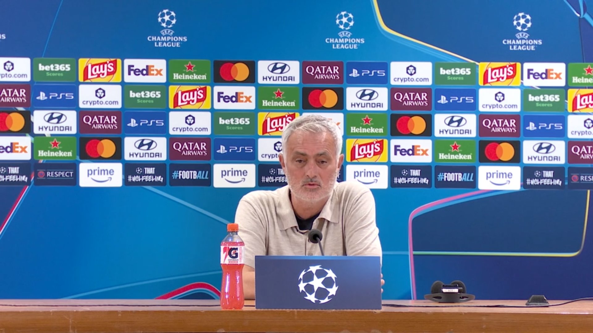 Mourinho torna a Roma da avversario: «Il pubblico qui gioca la partita, tifosi speciali»
